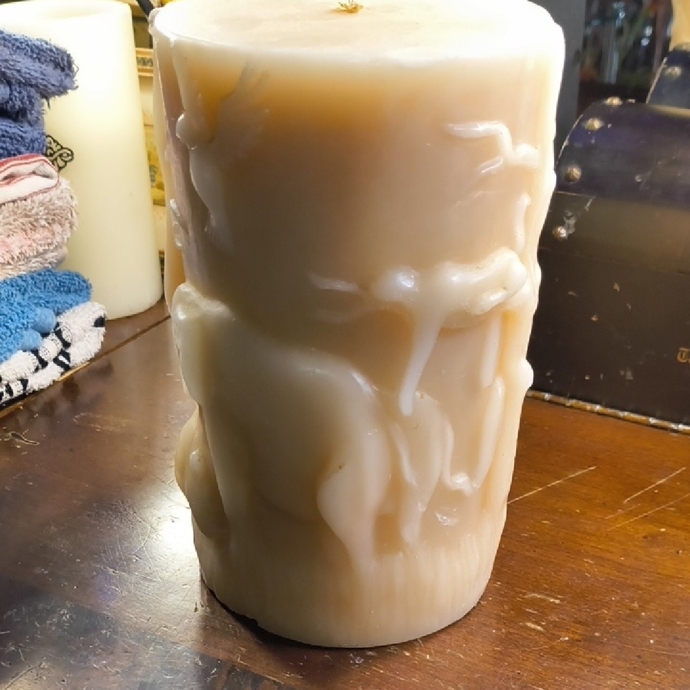 Handcarved Handmade Animal Inprints Candle - Picture 3 of 8
